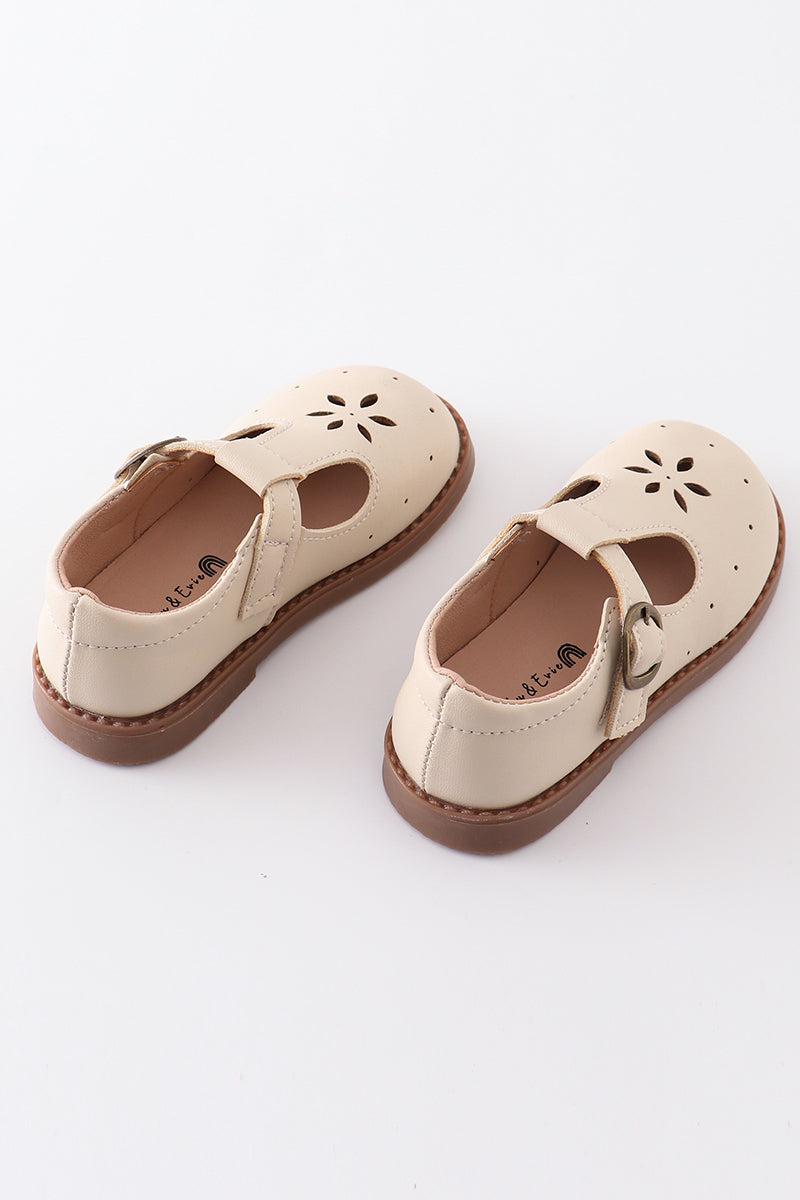 Beige vintage appleseed mary jane shoes